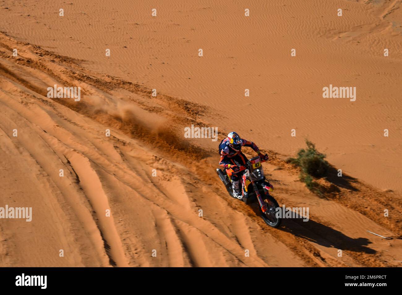 47 BENAVIDES Kevin (arg), Red Bull KTM Factory Racing, KTM, Moto, FIM W2RC,  action during the Stage 5 of the Dakar 2023 around Hail, on January 5th,  2023 in Hail, Saudi Arabia -