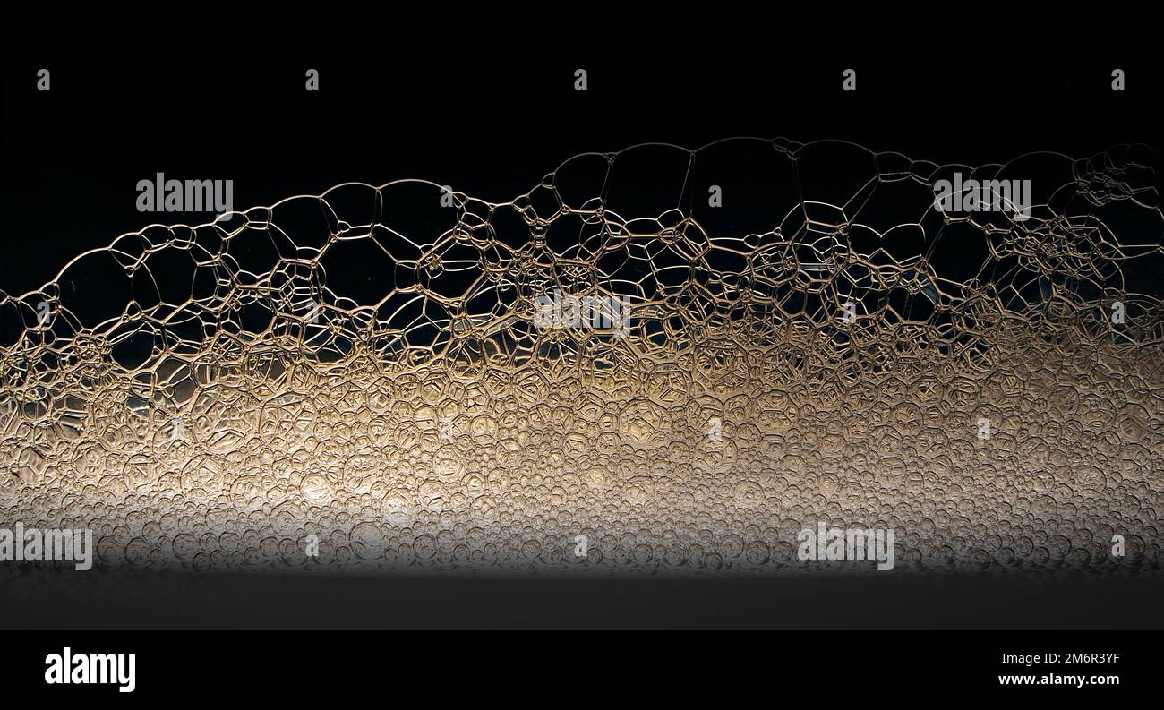 Tessellating Fractals Cosmic Cloak