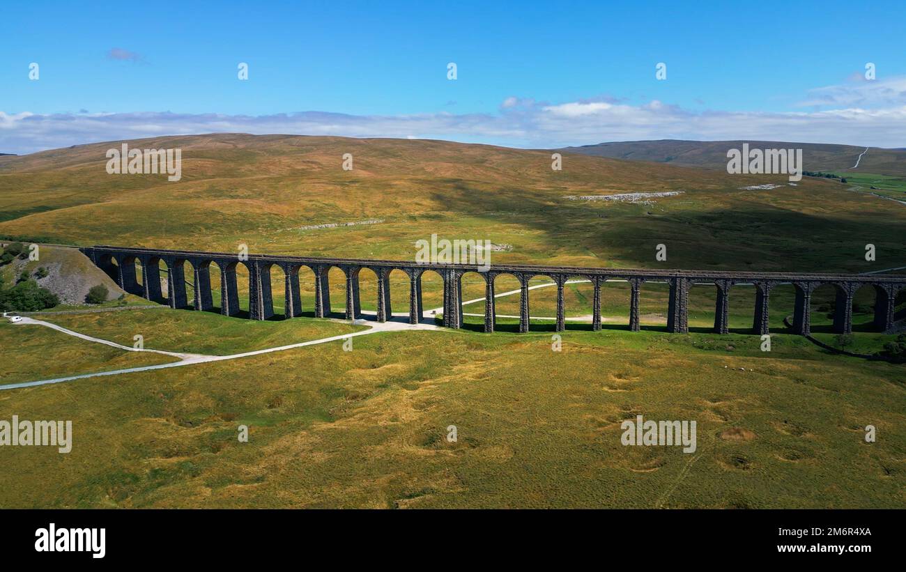 Impressive view ribblehead viaduct hi-res stock photography and images ...