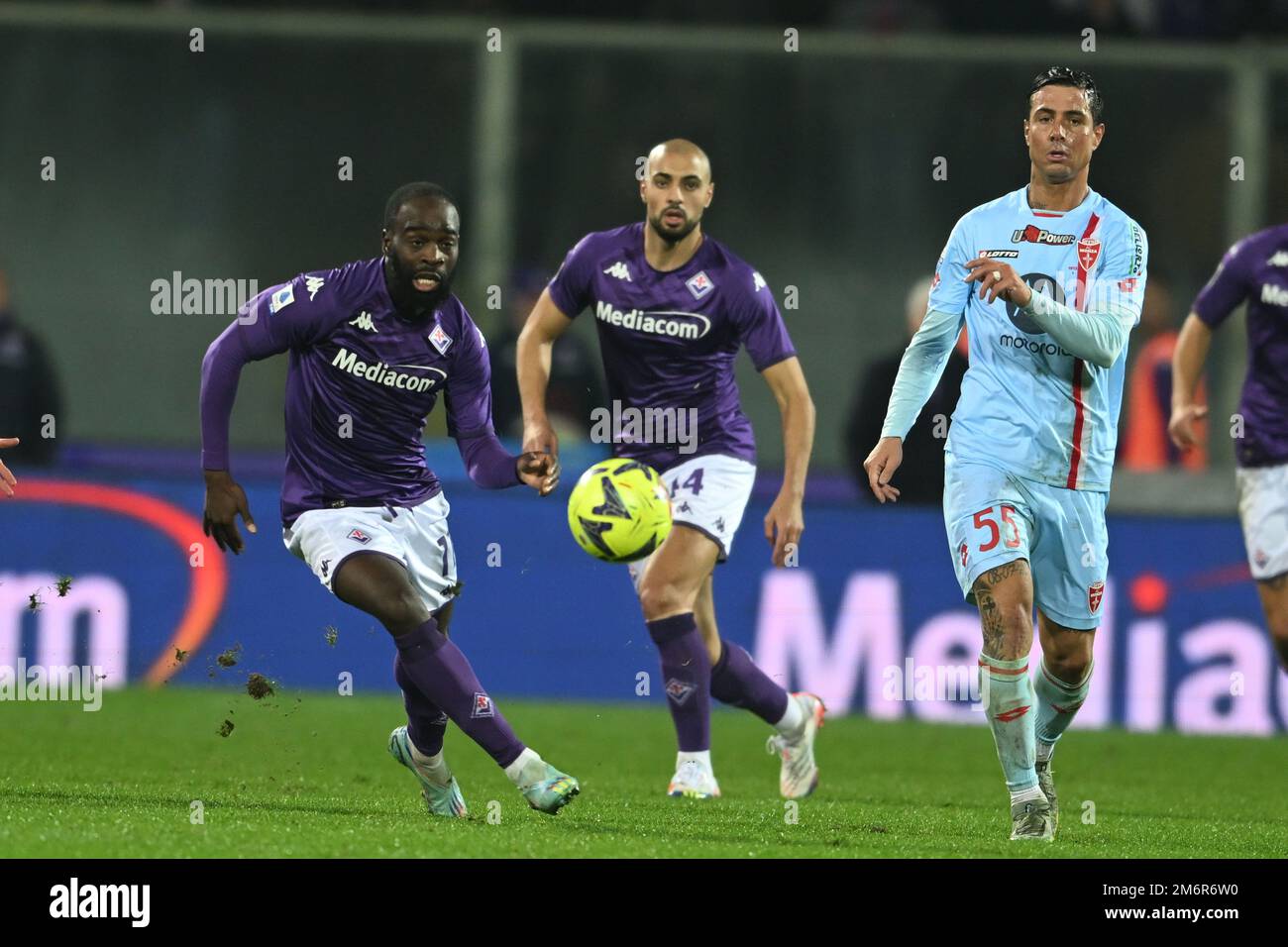 Florence, Italy. January 4, 2023 Lucas Martinez Quarta (Fiorentina) during  the Italian Serie A match between Fiorentina 1-1 Monza at Artemio Franchi  Stadium on January 4, 2023 in Florence, Italy. Credit: Maurizio