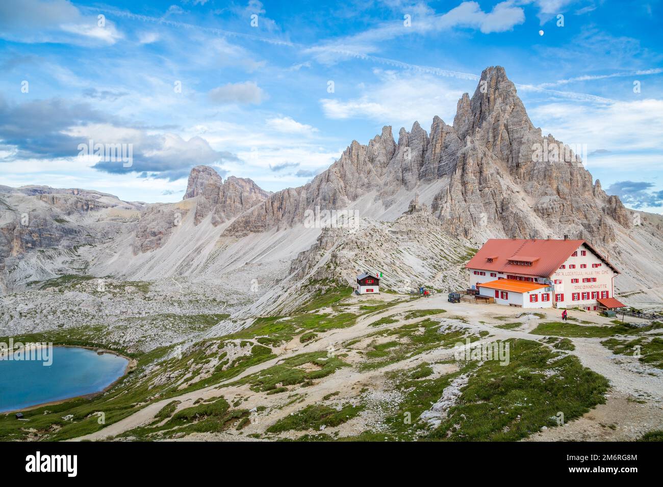 View of mountain hut Dreizinnenhuette with rock massif Paternkofel ...