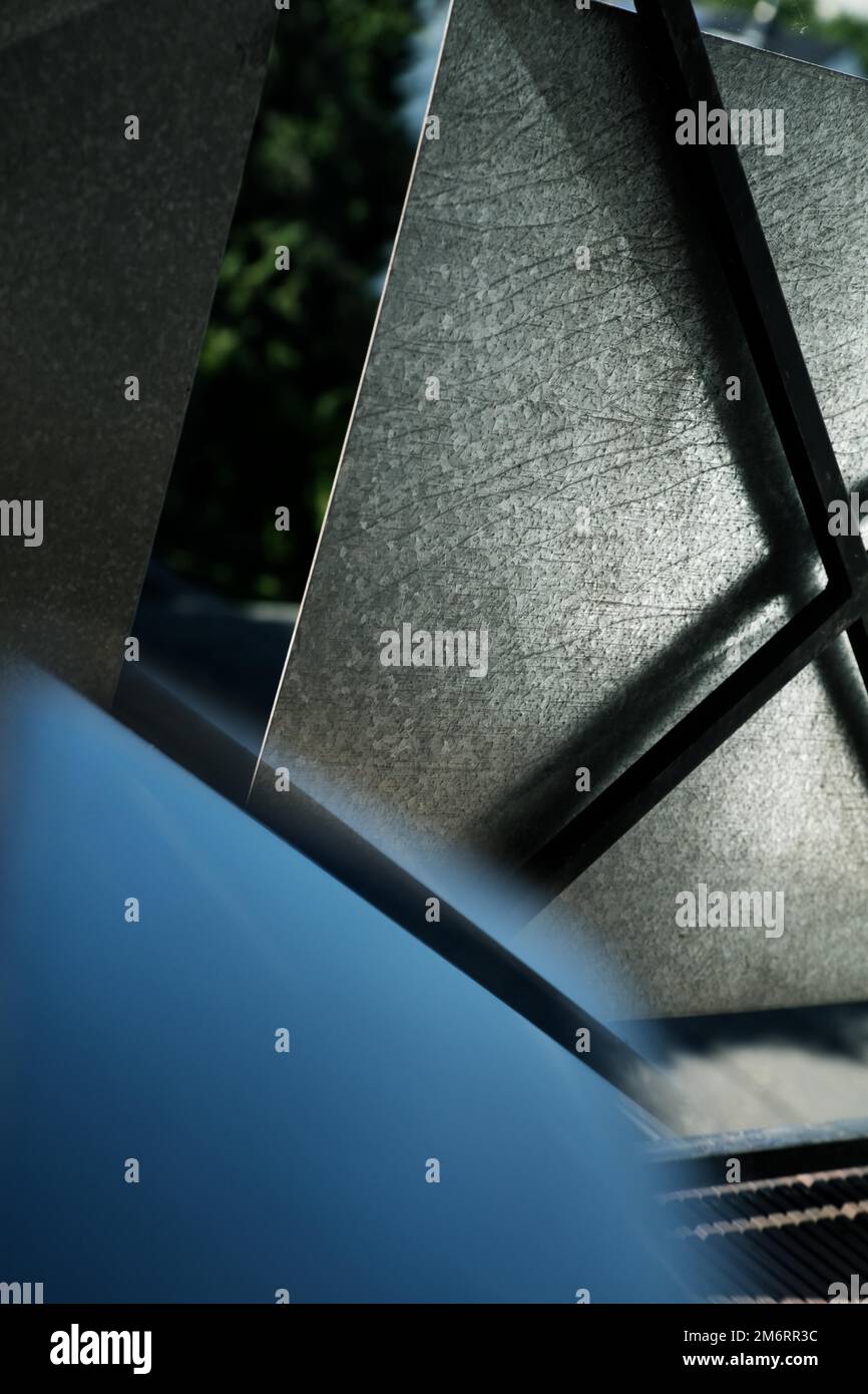 Optical illusion through a mirror, geometry Stock Photo Alamy