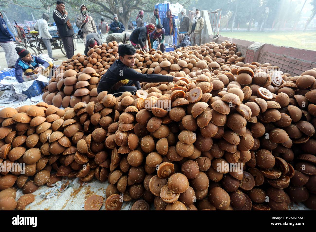 January 5, 2023, Rajshi, Dhaka, Bangladesh Molasses being made out of