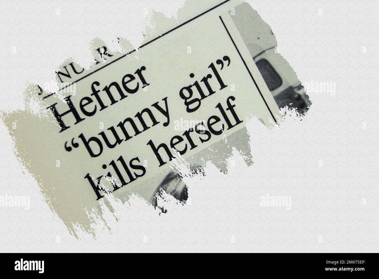 news story from 1975 newspaper headline article title - Hefner bunny girl kills herself Stock Photo