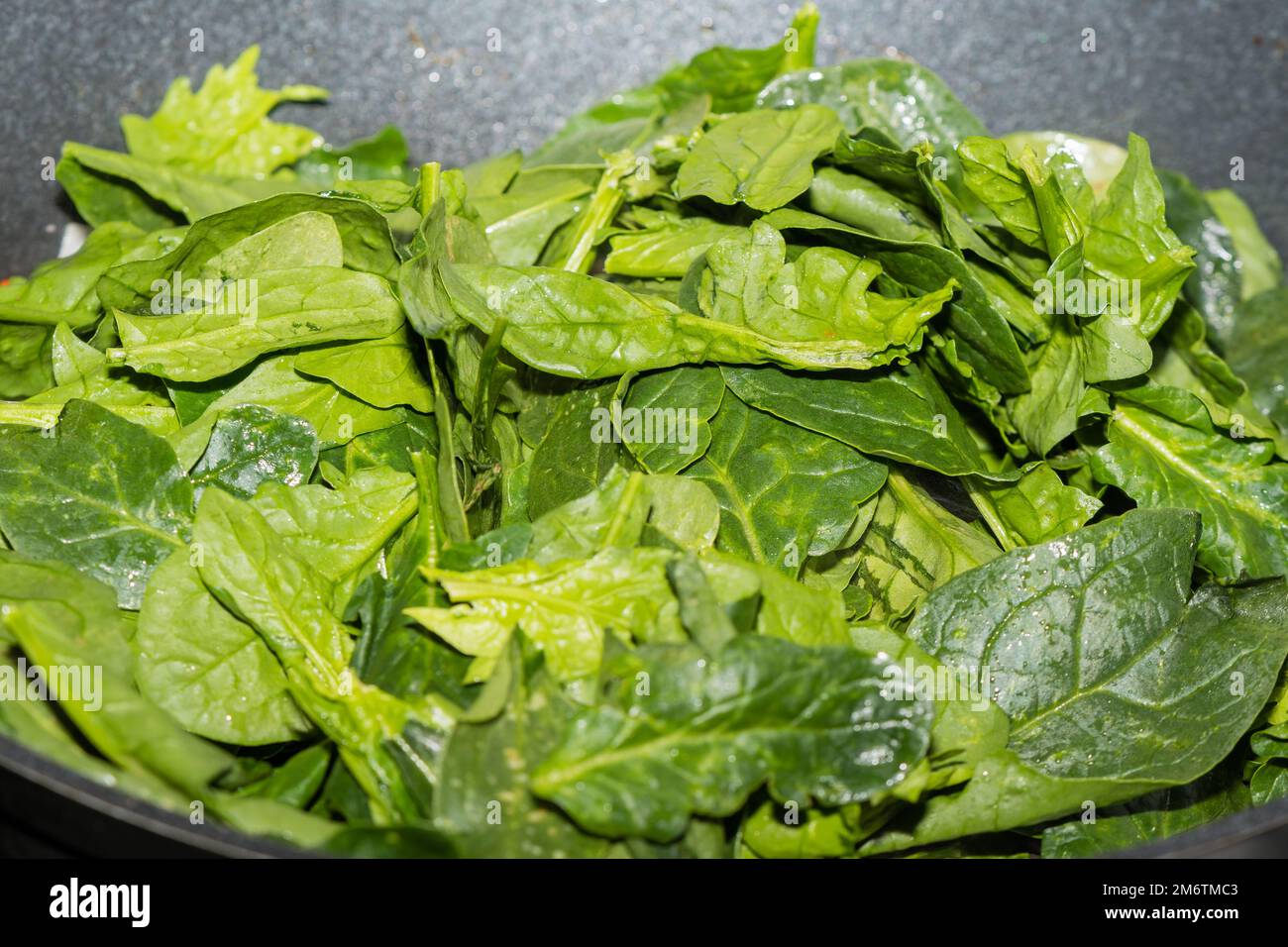 Fresh spinachs ready for cooking Stock Photo - Alamy
