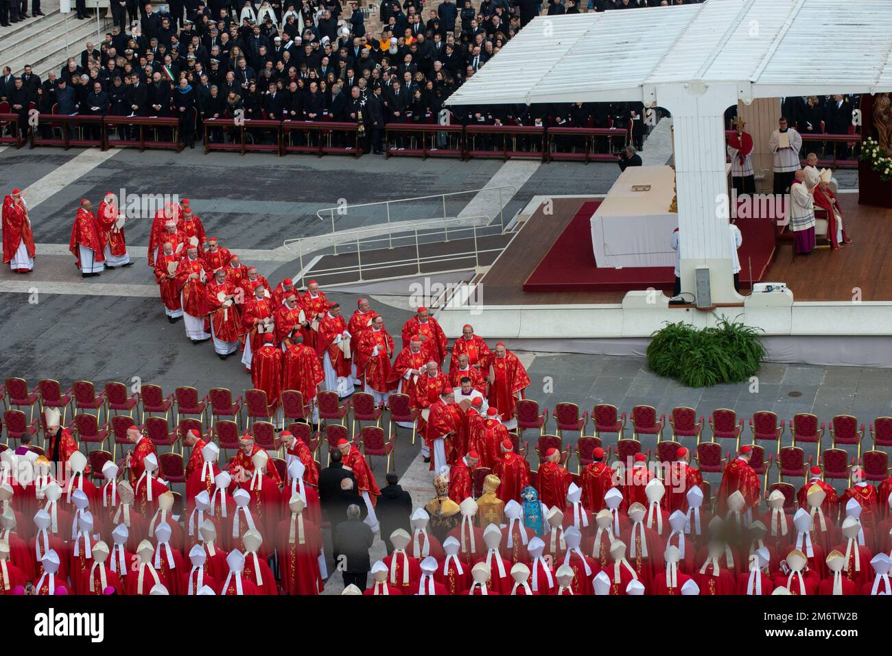 January 05, 2023 - St Peter's Basilica, Vatican: Pope Benedict XVI ...