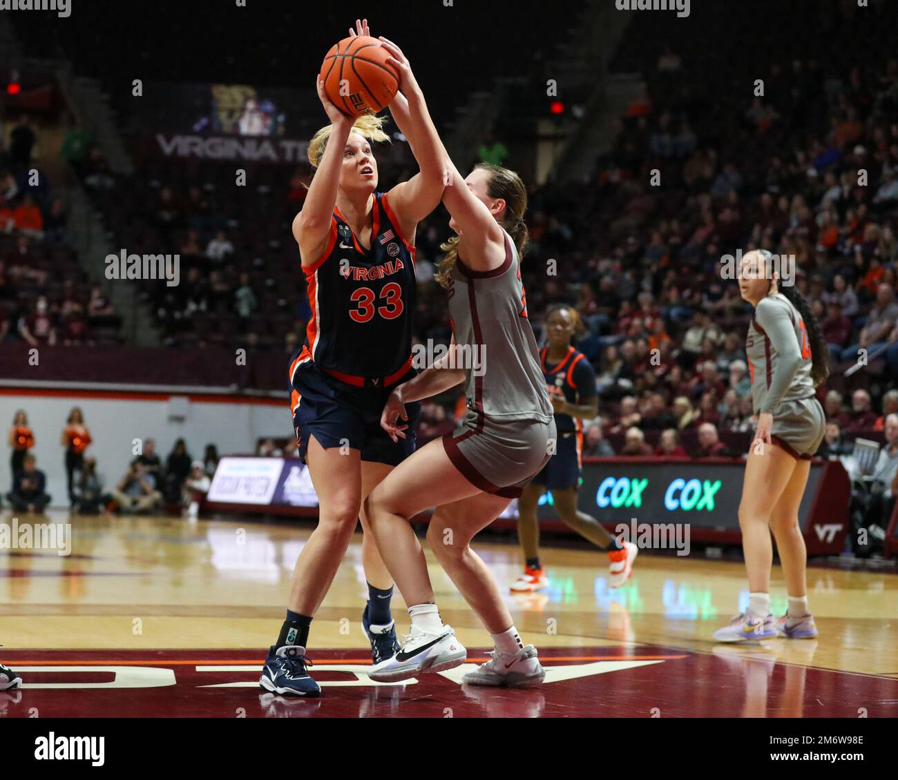 January 5, 2023 Virginia Cavaliers forward Sam Brunelle (33) shoots a