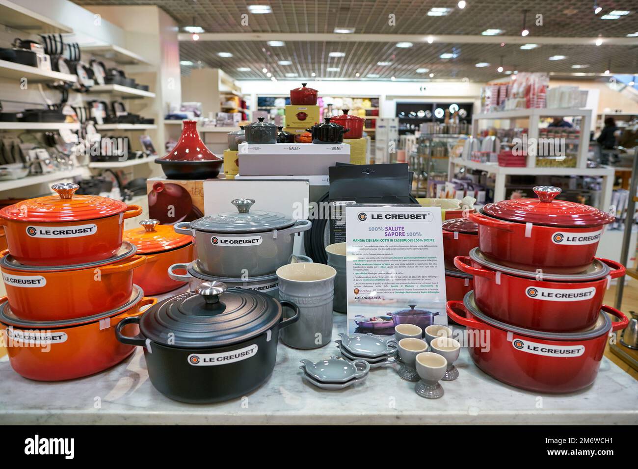 ROME, ITALY - CIRCA NOVEMBER, 2017: Le Creuset cookware displayed at  Rinascente store in Rome Stock Photo - Alamy