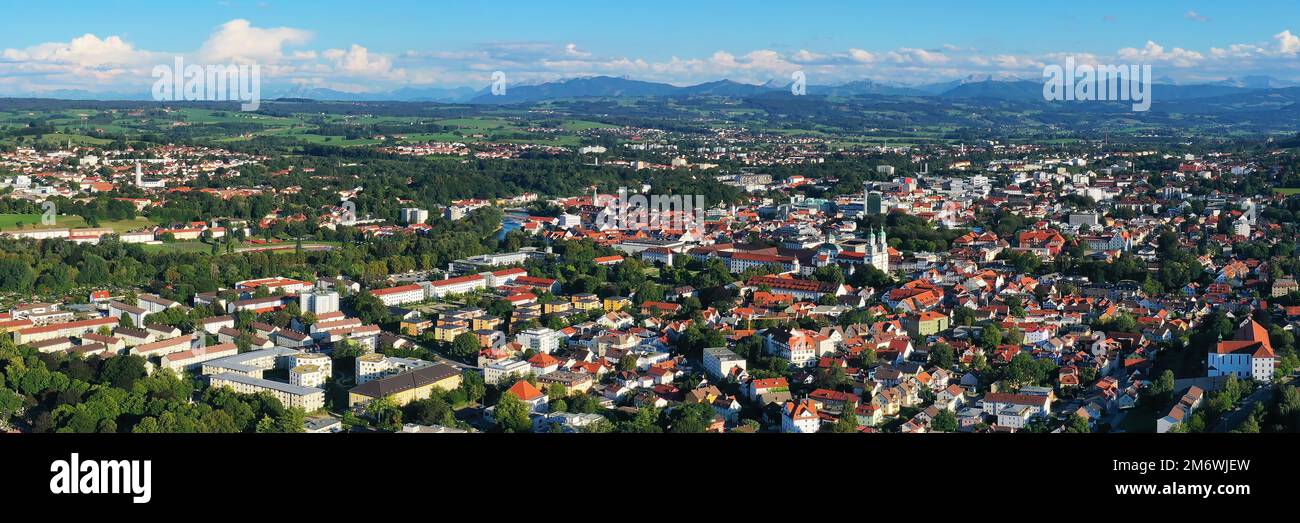 Luftbild von Kempten mit Blick auf die Alpen. Kempten im AllgÃ¤u, Schwaben, Bayern, Deutschland. Stock Photo