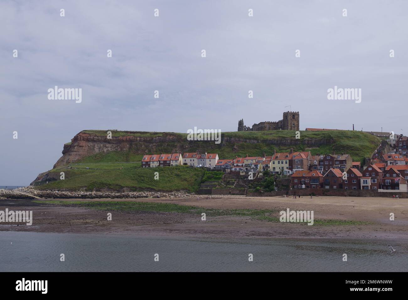 Whitby england hi-res stock photography and images - Alamy