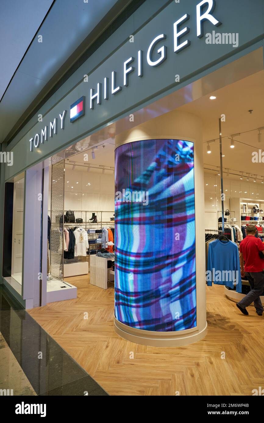Tommy hilfiger shopfront hi-res stock photography and images - Alamy