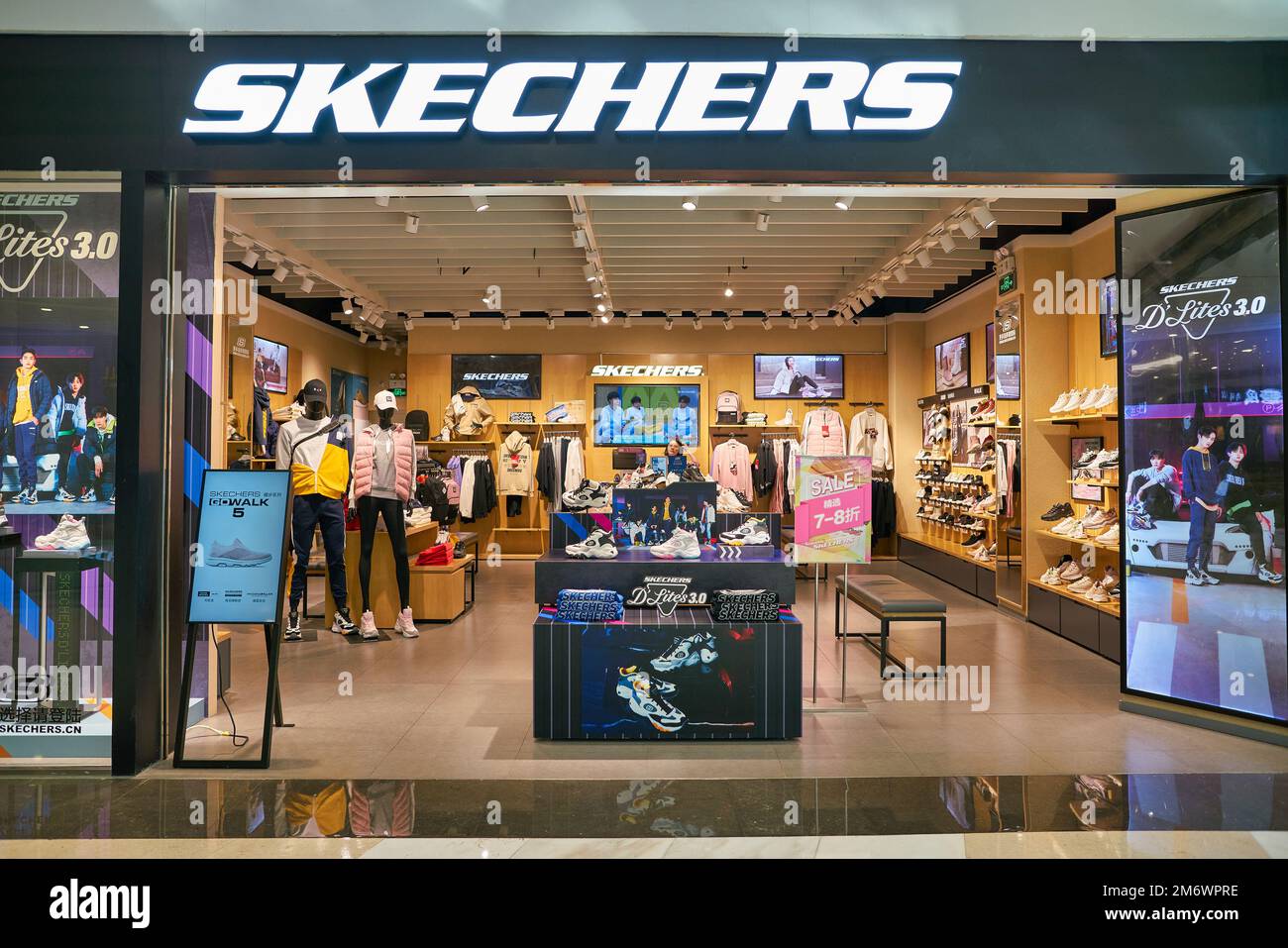 Skechers store shopping mall hi-res stock photography and images - Alamy