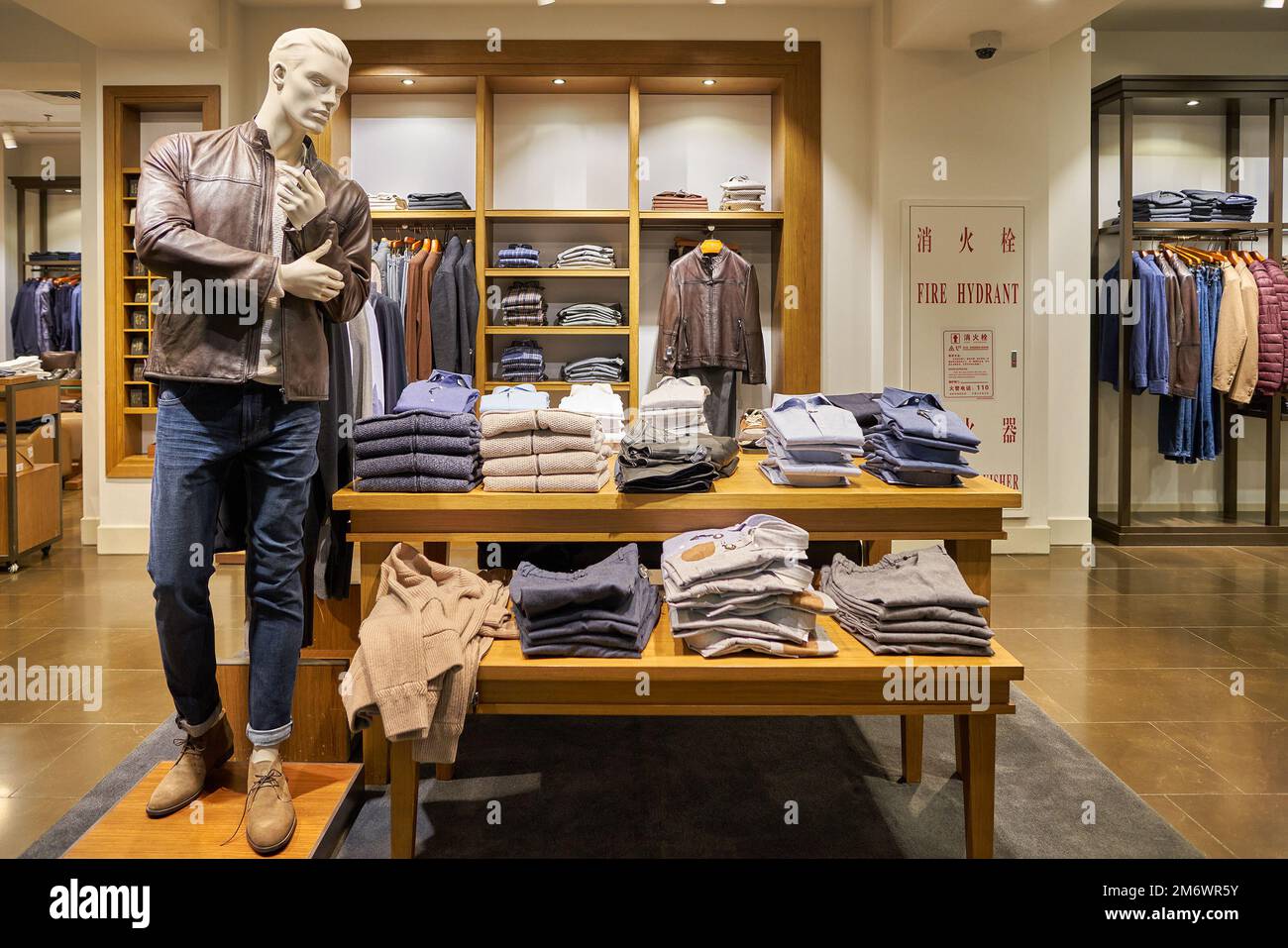 Massimo dutti store hi-res stock photography and images - Page 2 - Alamy