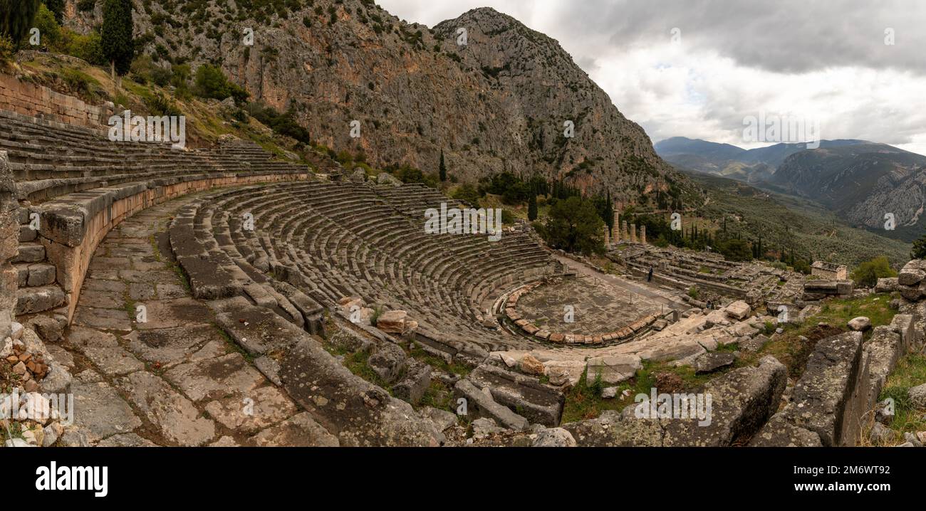 Delphi amphitheatre hi-res stock photography and images - Alamy