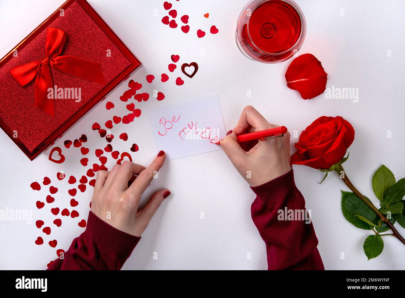 L weite hi-res stock photography and images - Page 2 - Alamy