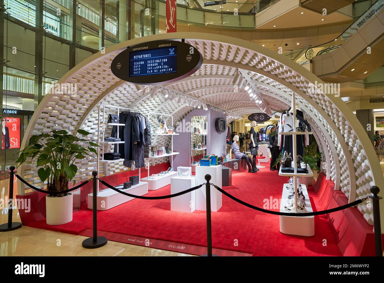 Peter Marino revamps Louis Vuitton's London flagship store with a visual  'explosion' - The Spaces