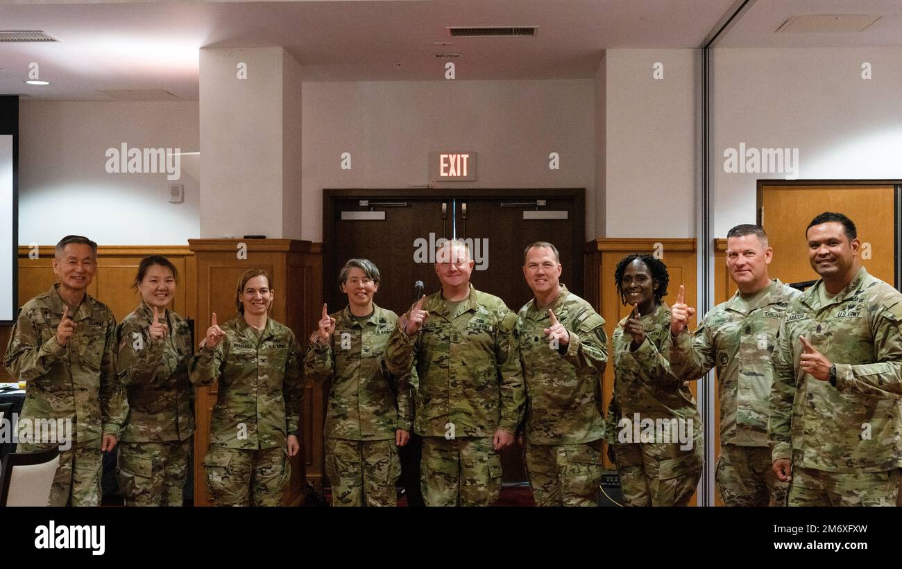 The 1st Theater Signal Command team and the 41st Signal Battalion ...