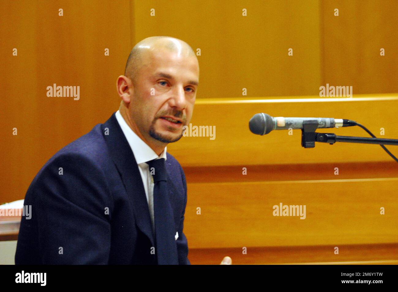 Photo Repertory, Italy. 06th Jan, 2023. Juventus trial for doping Gianluca Vialli (turin - 2004-01-26, Mario Solavaggione/mediamind Med) ps the photo can be used in respect of the context in which it was taken, and without defamatory intent of the decorum of the people represented Editorial Usage Only Credit: Independent Photo Agency/Alamy Live News Stock Photo