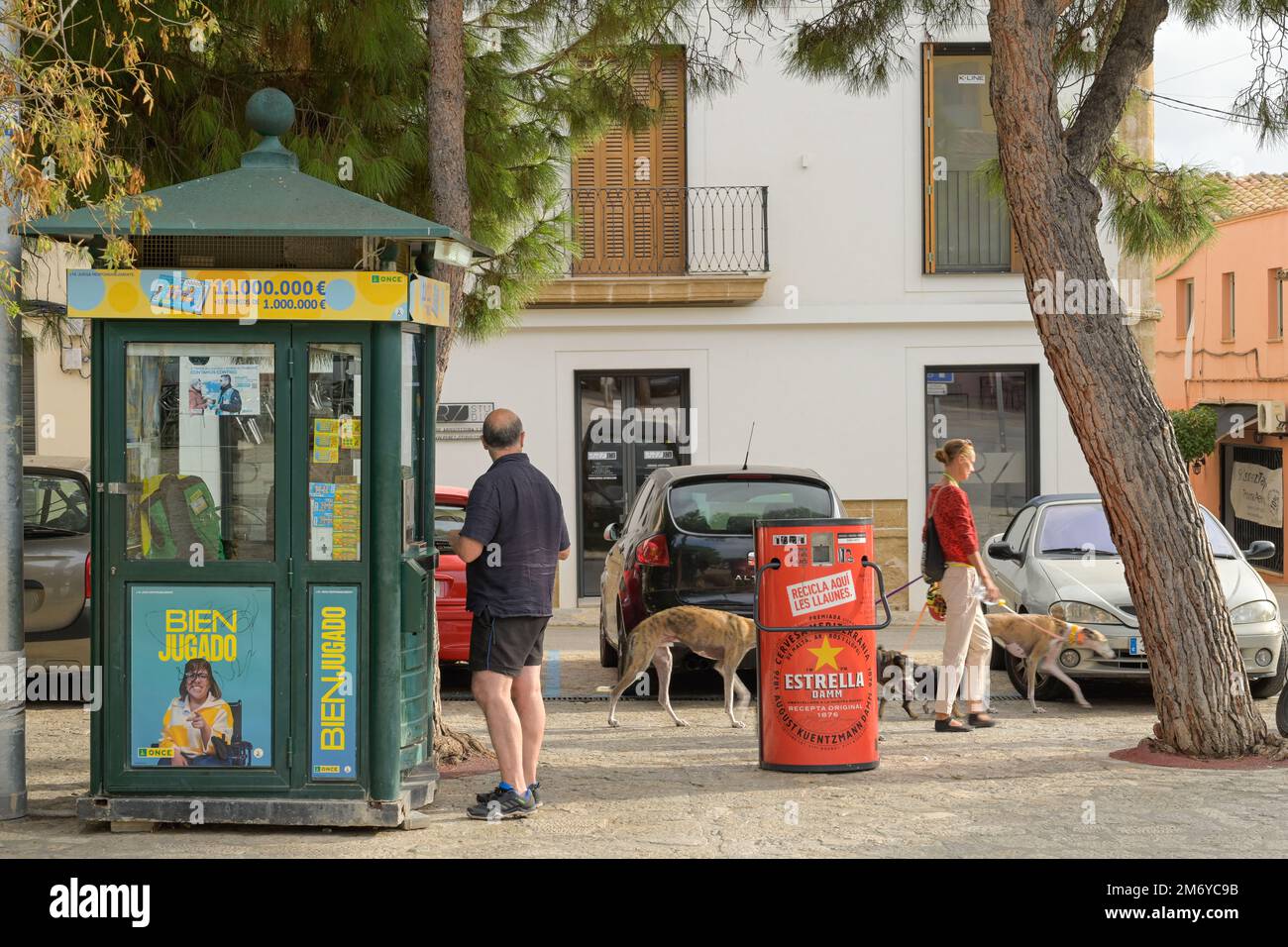 Lottostand, Straßenszene, Marktplatz, Altstadt, Andratx, Mallorca, Spanien Stock Photo