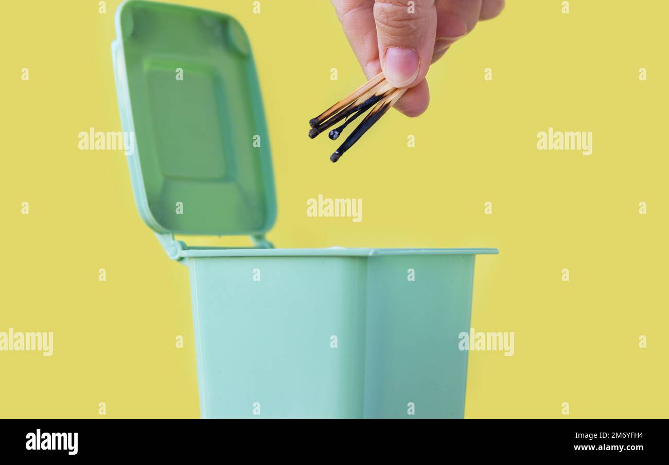 woman hand throwing in trash mini small garbage bin can broken