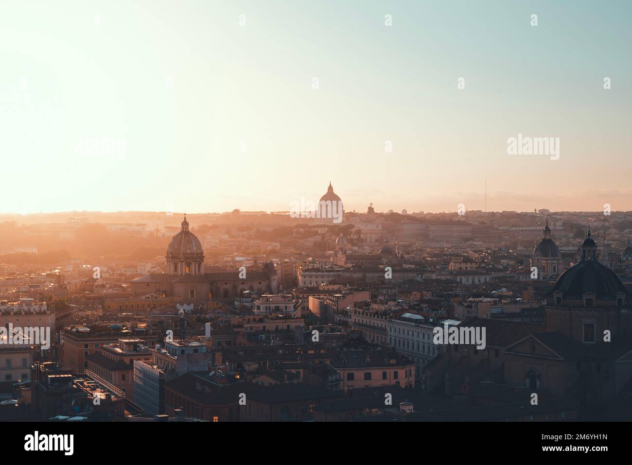 City sun high angle shot hi-res stock photography and images - Alamy