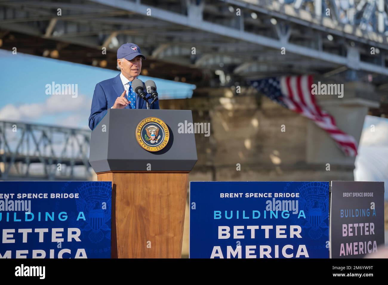 Covington, United States Of America. 04th Jan, 2023. Covington, United States of America. 04 January, 2023. U.S President Joe Biden delivers remarks standing in front of the Brent Spence Bridge as he highlights his bipartisan infrastructure plan, January 4, 2023 in Covington Kentucky. The Biden-Harris Administration allocated $1.63 billion dollars to build a companion bridge to unclog traffic with the critical road link between Kentucky and Ohio. Credit: Adam Schultz/White House Photo/Alamy Live News Stock Photo