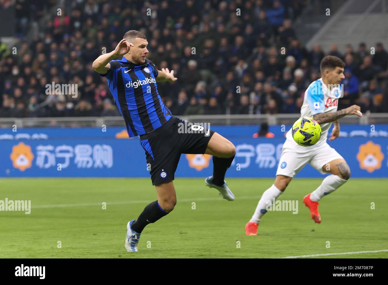 Italy, Milan, jan 4 2023 Edin Dzeko (fc Inter striker) close to score in the first half during