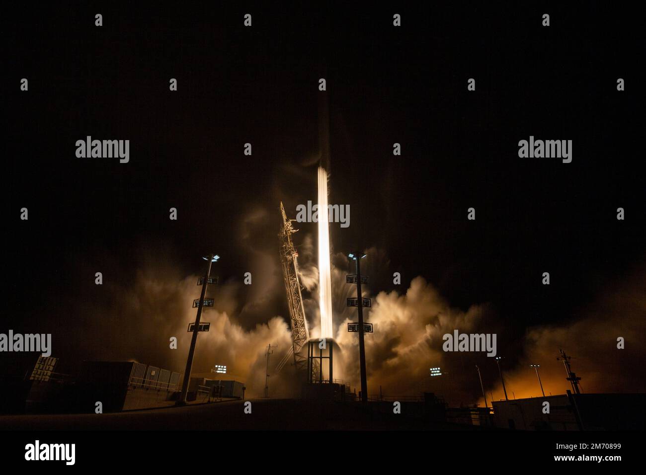 VANDENBURG SPACE FORCE BASE, CALIFORNIA, USA - 18 December 2022 - A SpaceX Falcon 9 rocket launches with the Surface Water and Ocean Topography (SWOT) Stock Photo