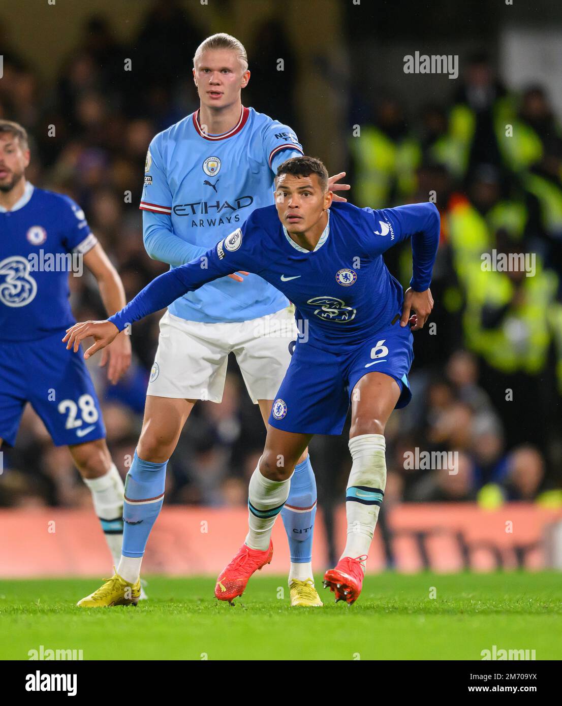 Chelsea e City empatam em jogo com duas viradas e gols de Haaland e Thiago  Silva - Esportes - R7 Futebol