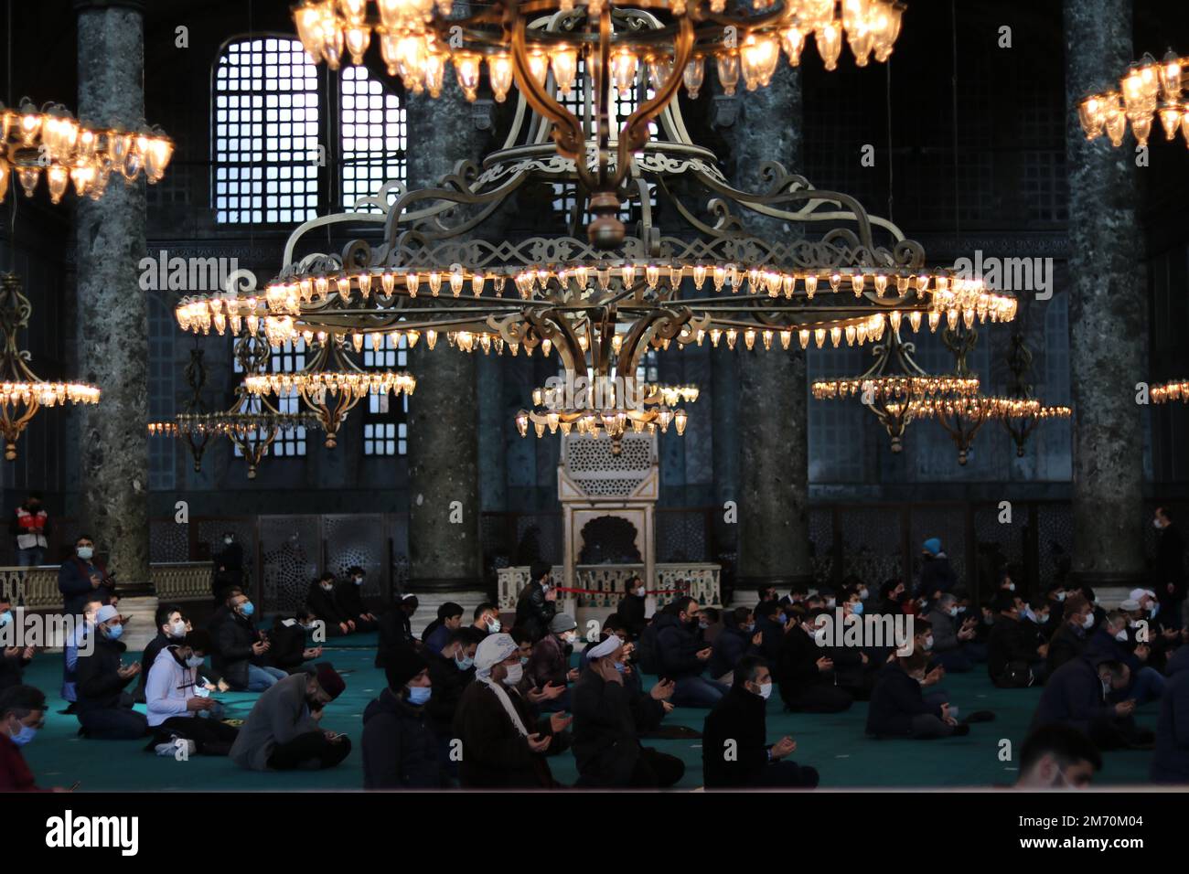 Praying muslims in the mosque Stock Photo - Alamy