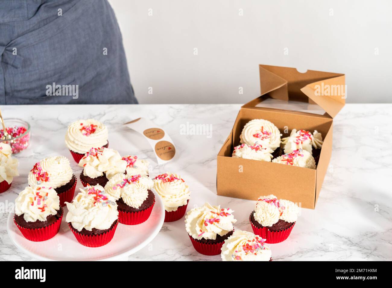 White chocolate ganache frosting Stock Photo Alamy