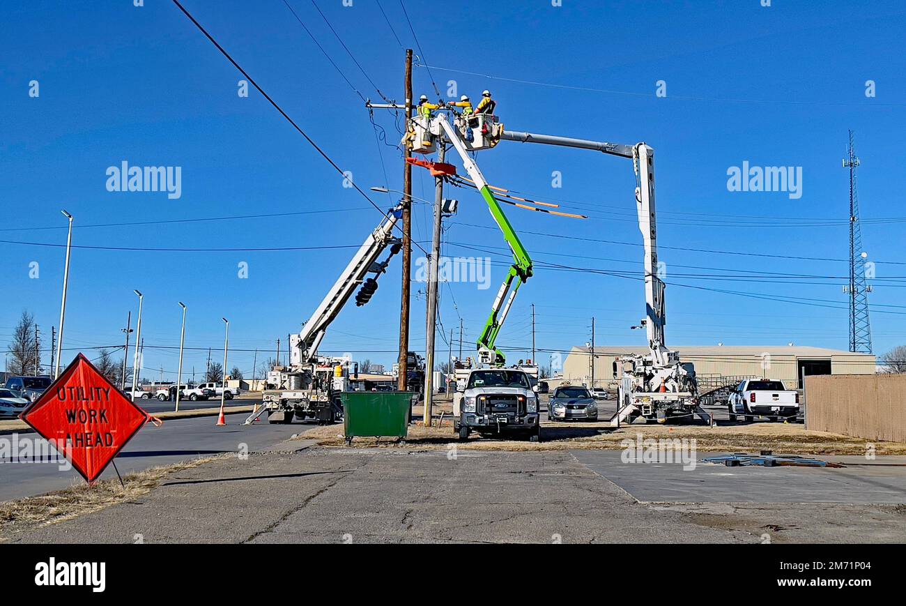 EMPORIA, KANSAS JANUARY 5, 2023 Power line technicians from the