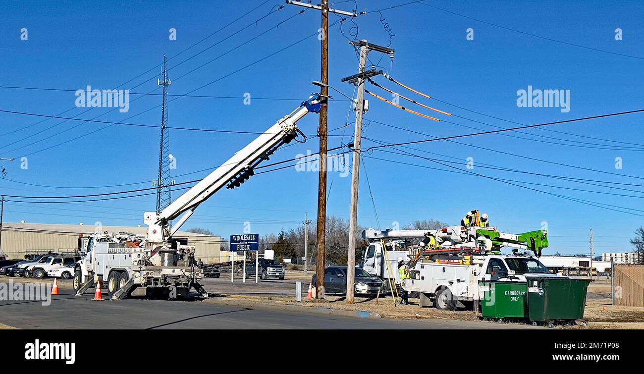 EMPORIA, KANSAS JANUARY 5, 2023 Power line technicians from the