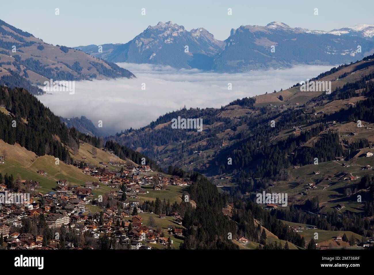 Alpine Skiing - FIS Alpine Ski World Cup - Men's Giant Slalom - Adelboden, Switzerland - January 7, 2023 General view during the event REUTERS/Stefan Wermuth Stock Photo