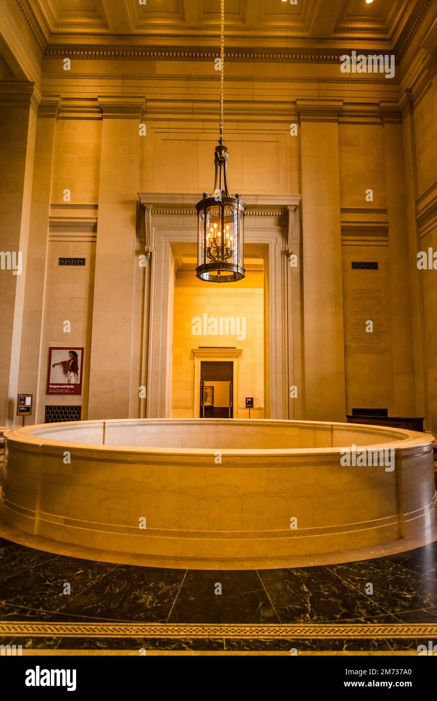 Neoclassical gallery interior hi-res stock photography and images - Alamy