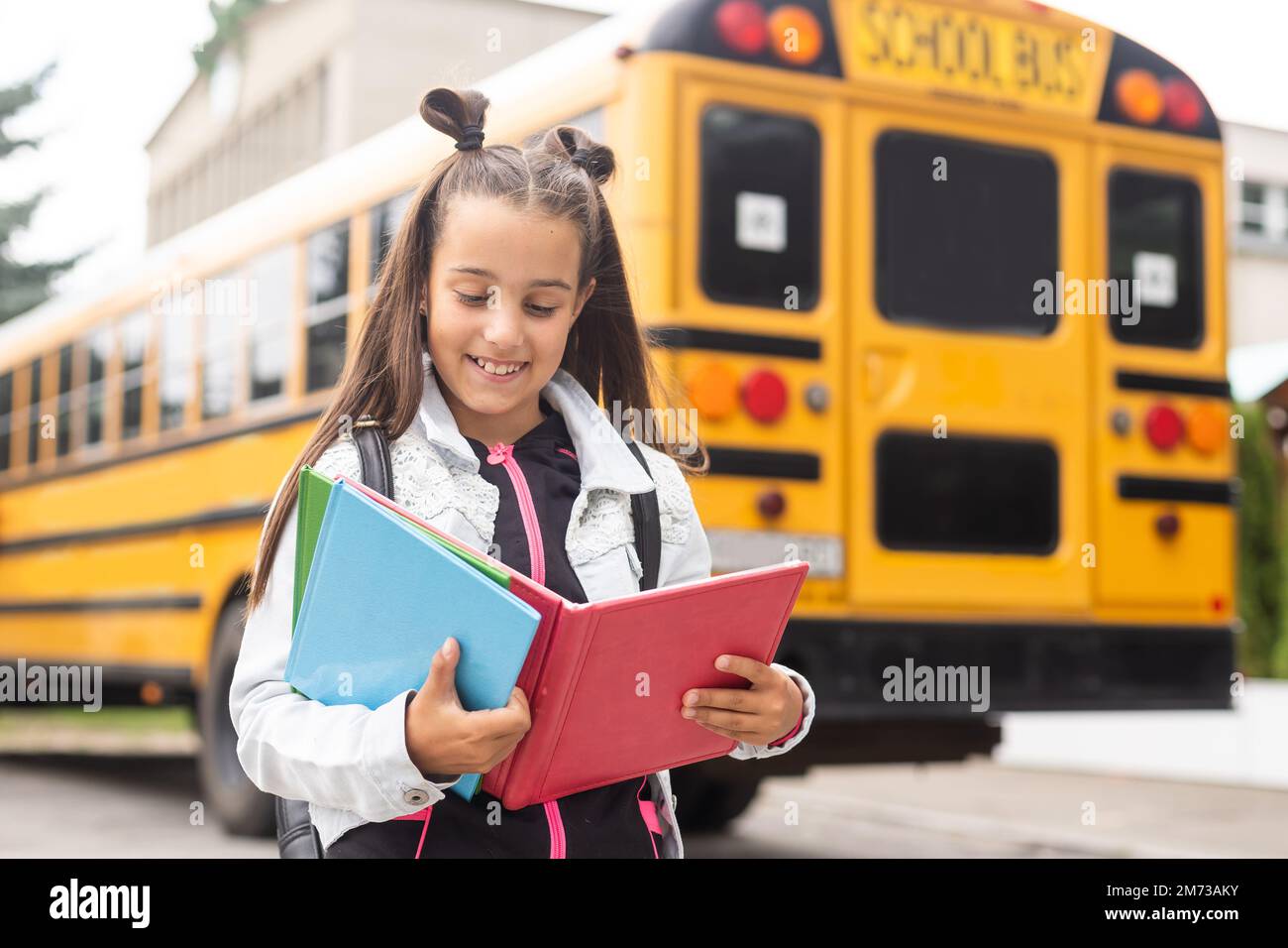 Girl 8 9 school bag hi-res stock photography and images - Alamy