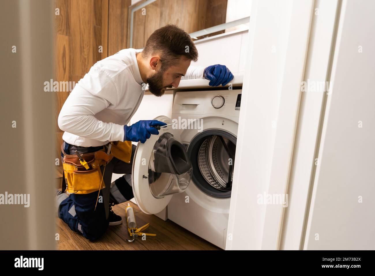 View of Fix a leak in house hi-res stock photography and images - Alamy