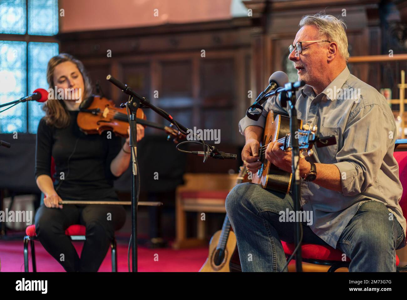 Tony McManus and Julia Toaspern in concert, Kelso Folk Festival Scotland, September 2022 Stock Photo