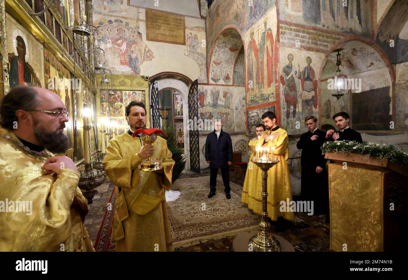 Moscow, Russia. 07 January, 2023. Russian President Vladimir Putin attends an Orthodox Christmas midnight service at the Annunciation Cathedral in the Kremlin, January 7, 2023 in Moscow, Russia. Credit: Mikhail Klimentyev/Kremlin Pool/Alamy Live News Stock Photo