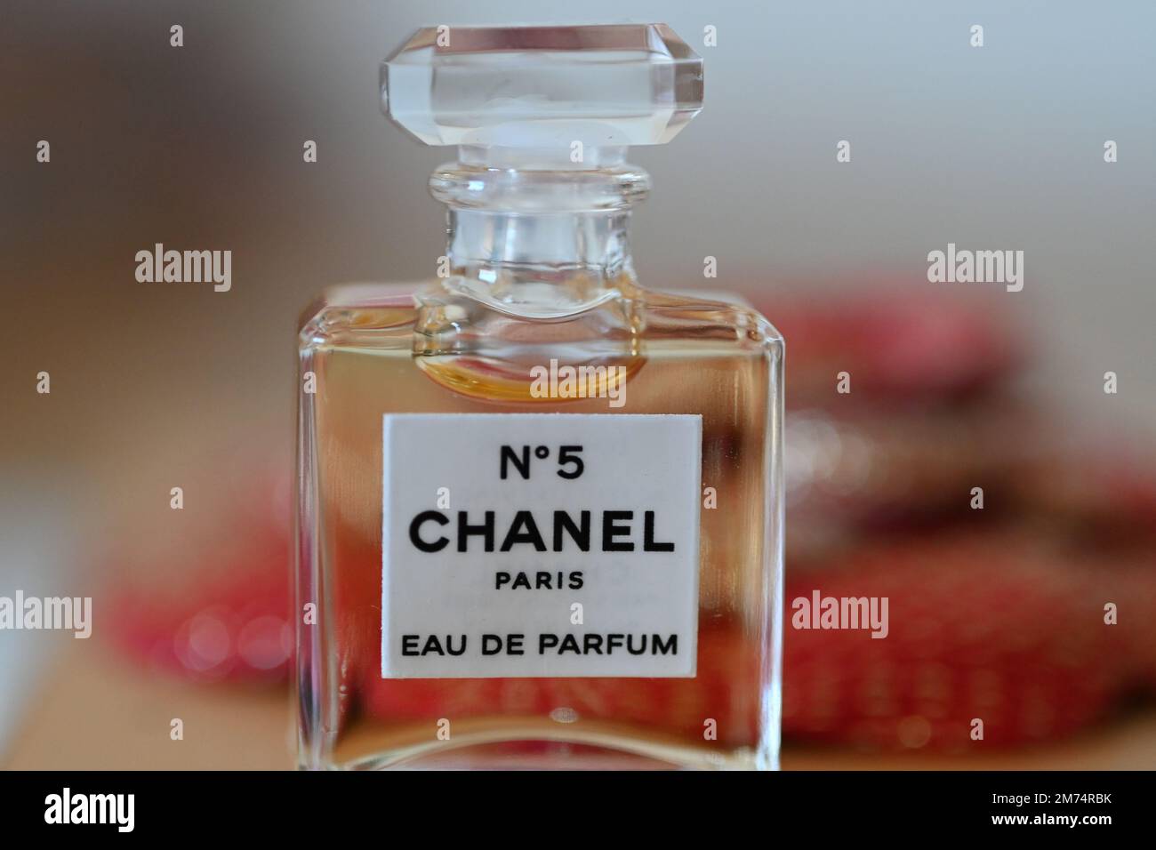 Chanel 5 hi-res stock photography and images - Page 2 - Alamy