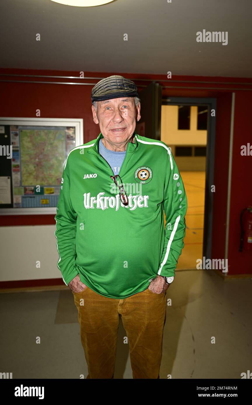 Thomas veit beim 8 bretter knaller turnier der traditionsmannschaften