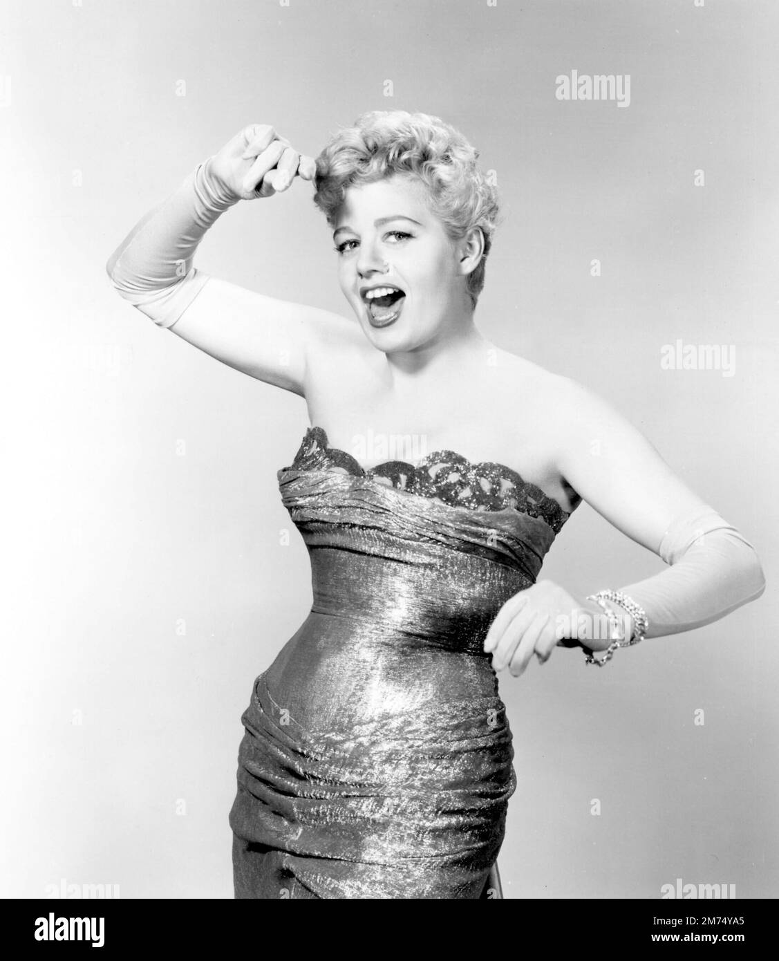 SHELLEY WINTERS in PLAYGIRL (1954), directed by JOSEPH PEVNEY. Credit: UNIVERSAL INTERNATIONAL PICTURES / Album Stock Photo