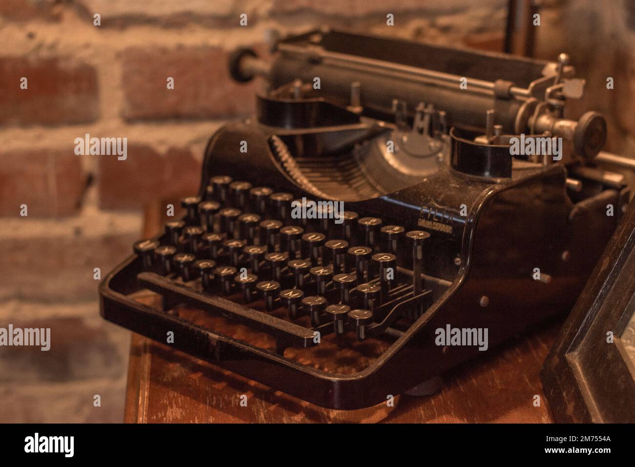 Old school typewriter hi-res stock photography and images - Alamy