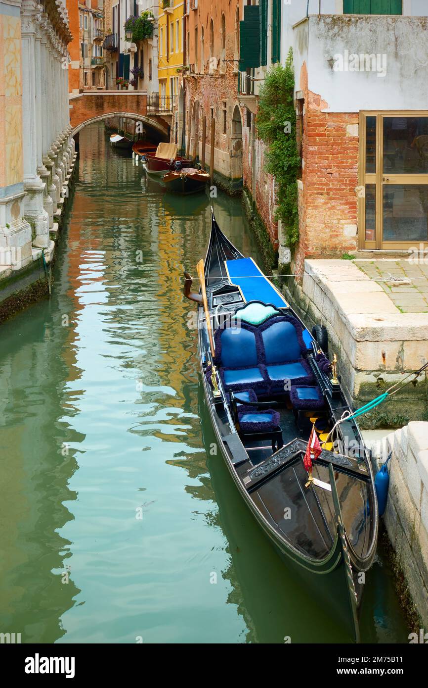 Empty canal scene in venice italy hi-res stock photography and images ...