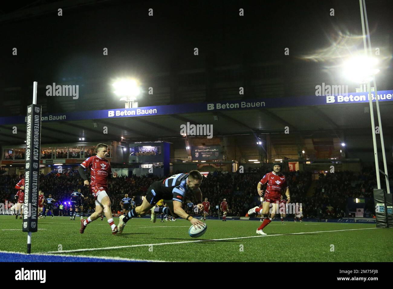 Cardiff, UK. 07th Jan, 2023. Josh Adams of Cardiff Rugby scores a try in the 2nd half. United Rugby Championship, Cardiff Rugby v Scarlets at the BT Sport Cardiff Arms Park in Cardiff, Wales on Saturday 7th January 2023. pic by Andrew Orchard/Andrew Orchard sports photography/Alamy Live news Credit: Andrew Orchard sports photography/Alamy Live News Stock Photo