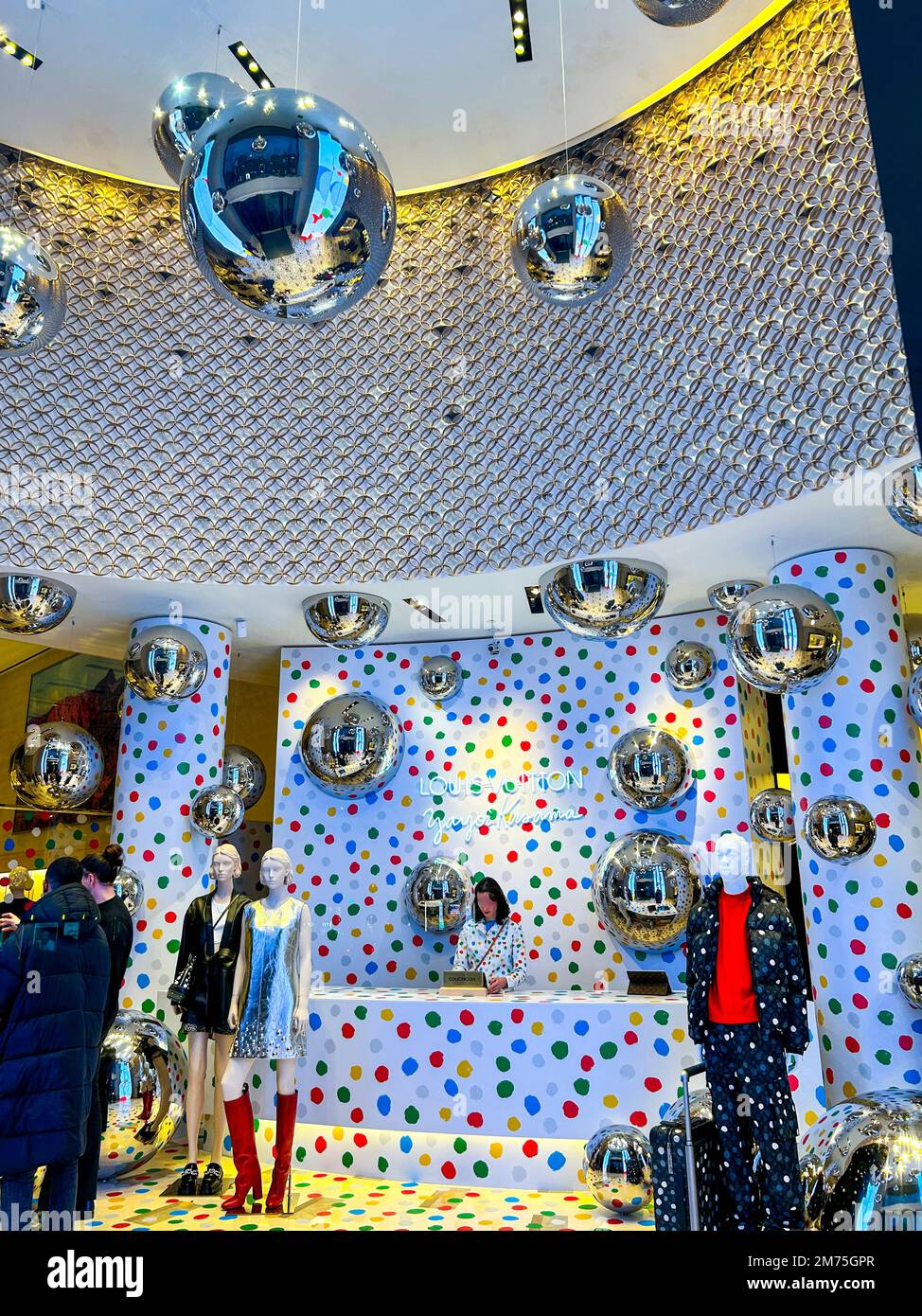 Pin by Gigi 💕 on Louis Vuitton  Champs elysees, Paris place, Louis vuitton  store