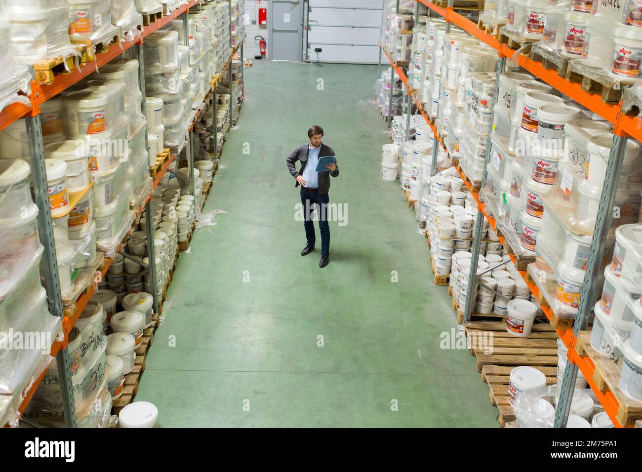 Man Up Racking Logistics storage warehouse racking hi-res stock photography and images ...