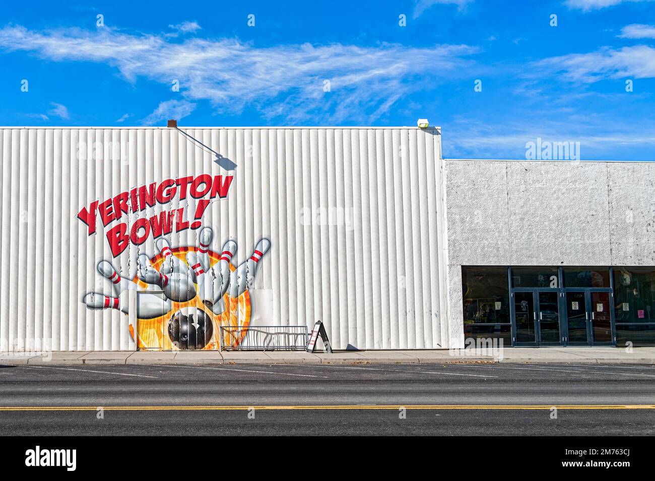 Bowling alley building structure hires stock photography and images