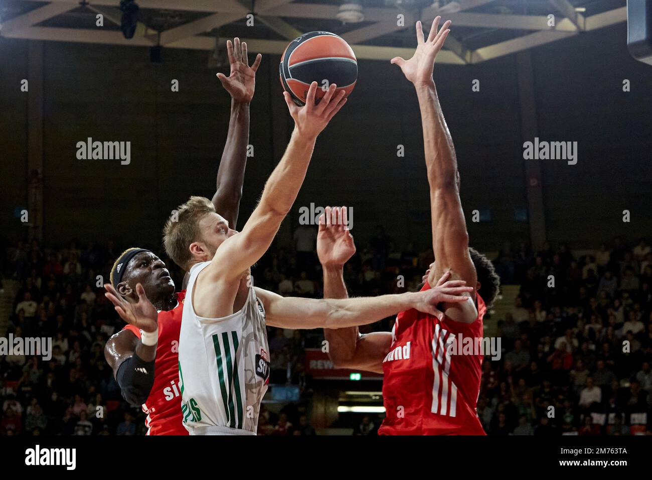 Munchen fc bayern vs athen panathinaikos opap hires stock photography