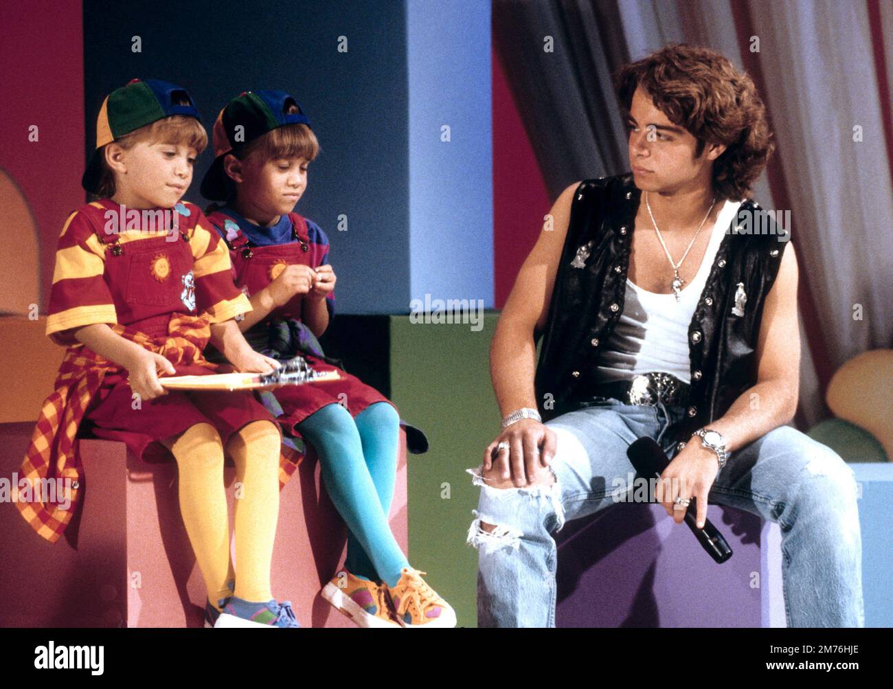 Exclusive Photo! The Olsen Twins with Joey Lawrence on the Set for the ...